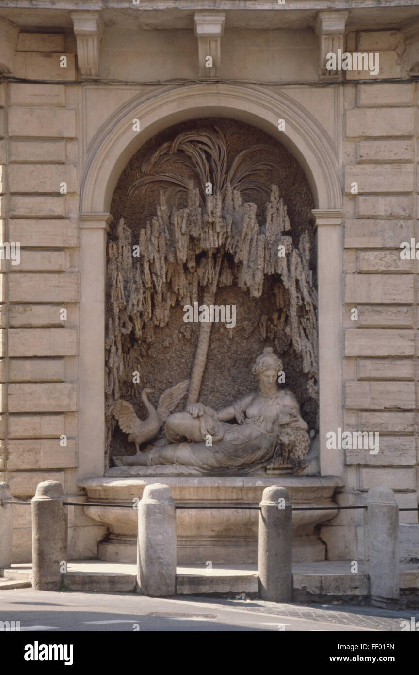L'Italie, Rome, Le Quattro Fontane, Fontaine de la force, l'orientation figure féminine représentant la force ou Juno. Banque D'Images
