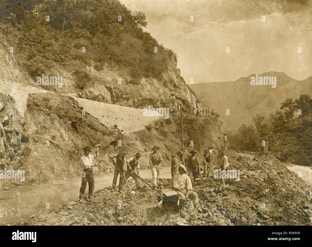 Travaux d'excavation pour la ligne de chemin de fer Mandela-Tivoli, Italie Banque D'Images