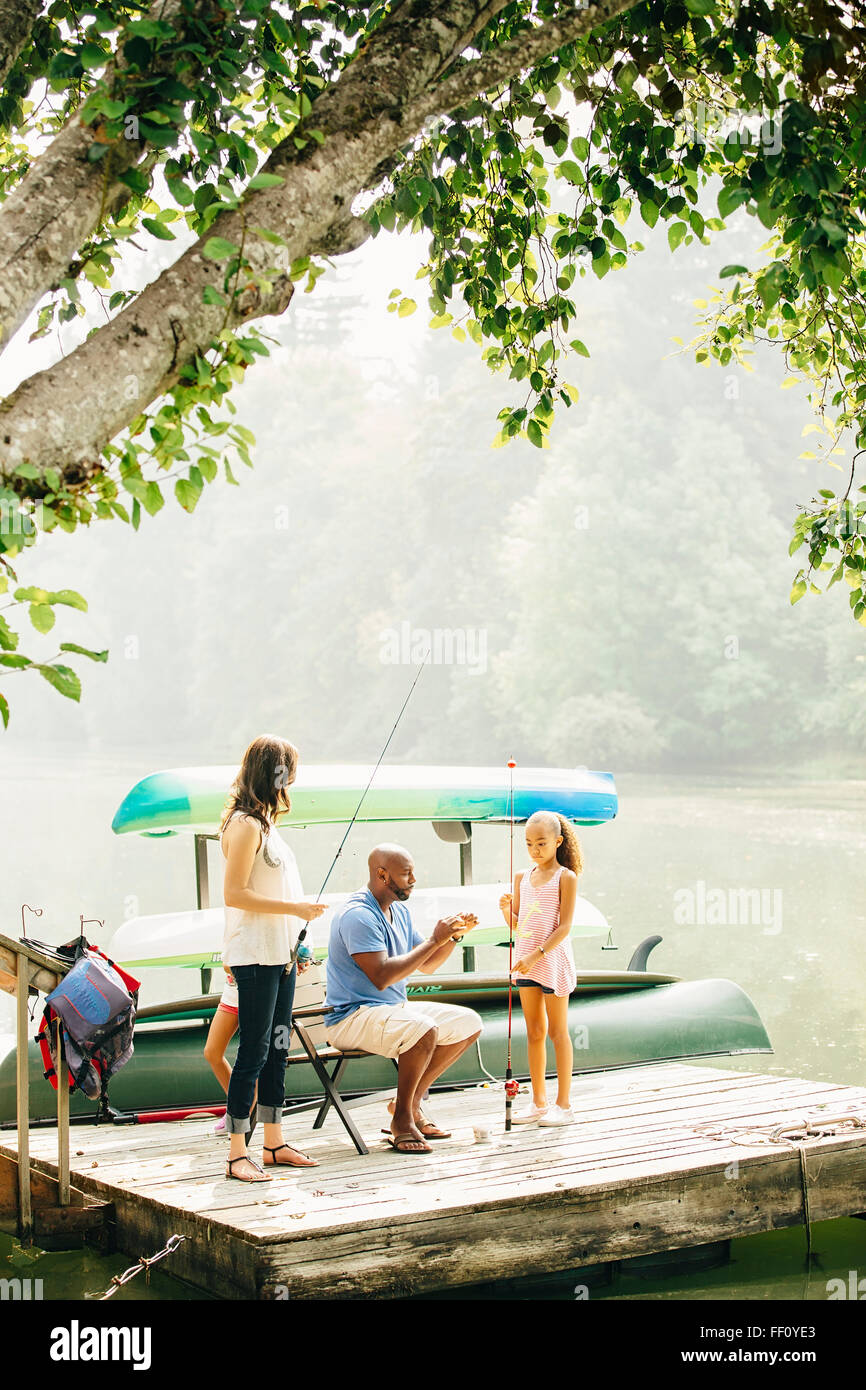 La pêche en famille dans la région de Lake Banque D'Images