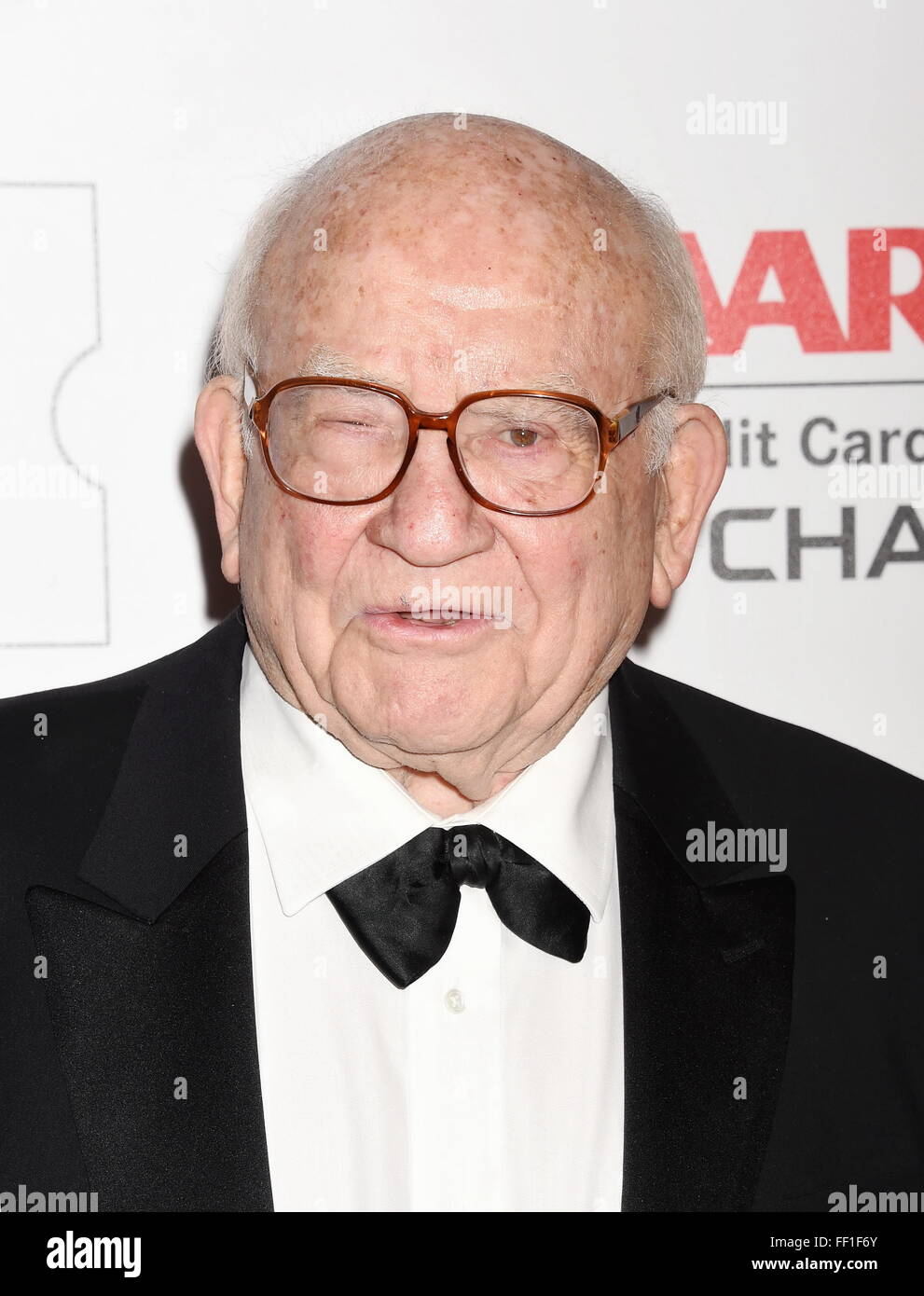 Beverly Hills, Californie. Feb 8, 2016. Los Angeles, CA - 08 février : l'Acteur Ed Asner assiste à l'AARP Film Awards pour les adultes au Regent Beverly Wilshire Four Seasons Hotel le 8 février 2016 à Beverly Hills, Californie. © dpa/Alamy Live News Banque D'Images