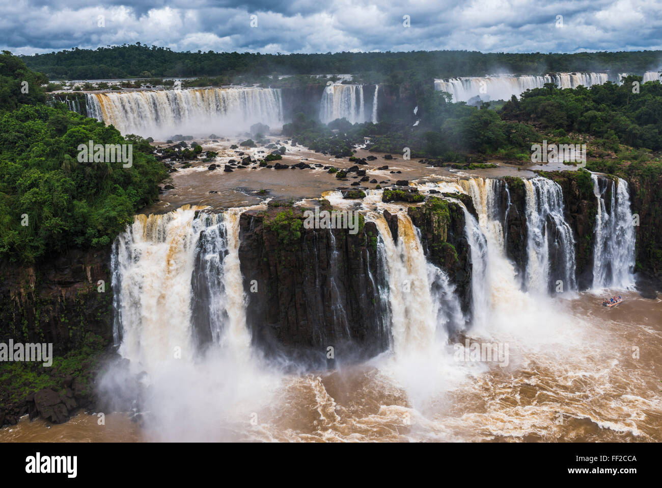 FaRMRMs Iguazu côté argentin, l'UNESCO, vu depuis le côté BraziRMian BraziRM, frontière de l'Argentine et le Paraguay Banque D'Images
