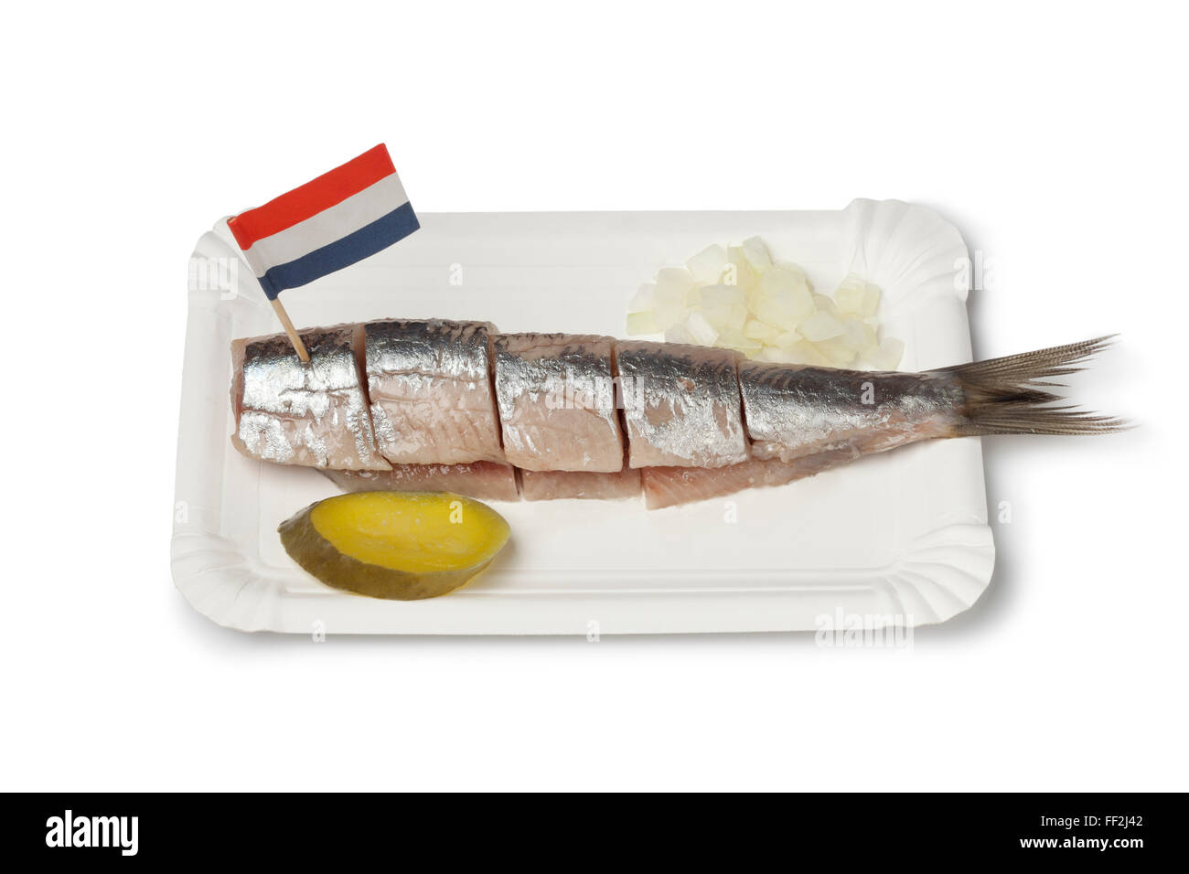 Le hareng frais traditionnels oignons avec la manière qu'il est mangé à Amsterdam, Pays-Bas sur fond blanc Banque D'Images