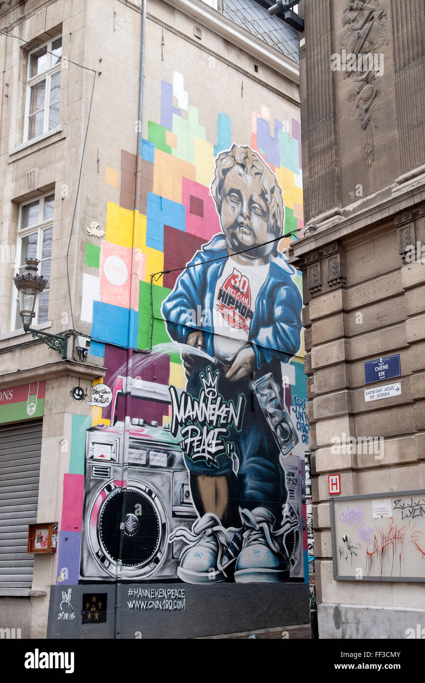 Street Art Graffiti - Manneken Peace, Chene Eik Street, Bruxelles, Belgique Banque D'Images