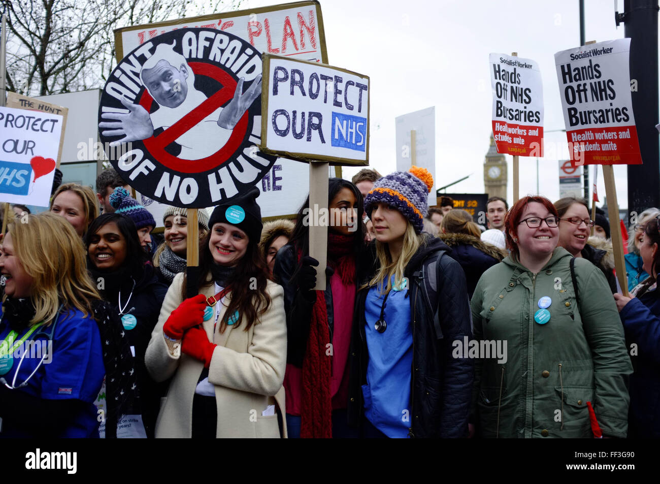 Londres, Royaume-Uni. 10 fév, 2016. Les médecins en grève de la route sur un piquet à l'extérieur de l'hôpital St Thomas à Londres. Crédit : Jay/Shaw-Baker Alamy Live News Banque D'Images