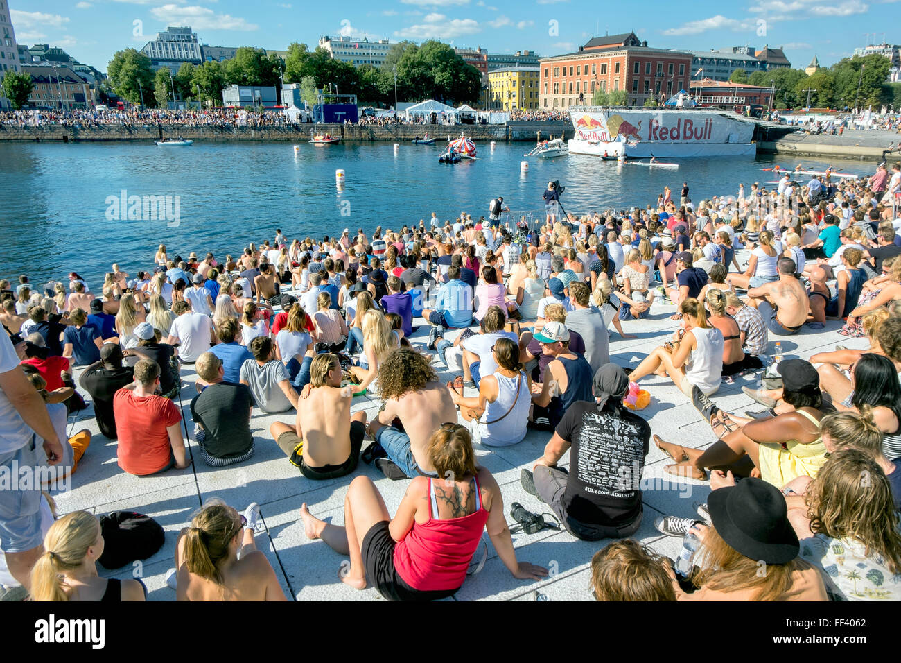 Norvège, Oslo - AUGUST23,2015 : Jour de vol ' RED BULL FLUGTAG 2015". De nombreuses personnes ont assisté à Red Bull Flugtag. Red Bull Flugtag Banque D'Images