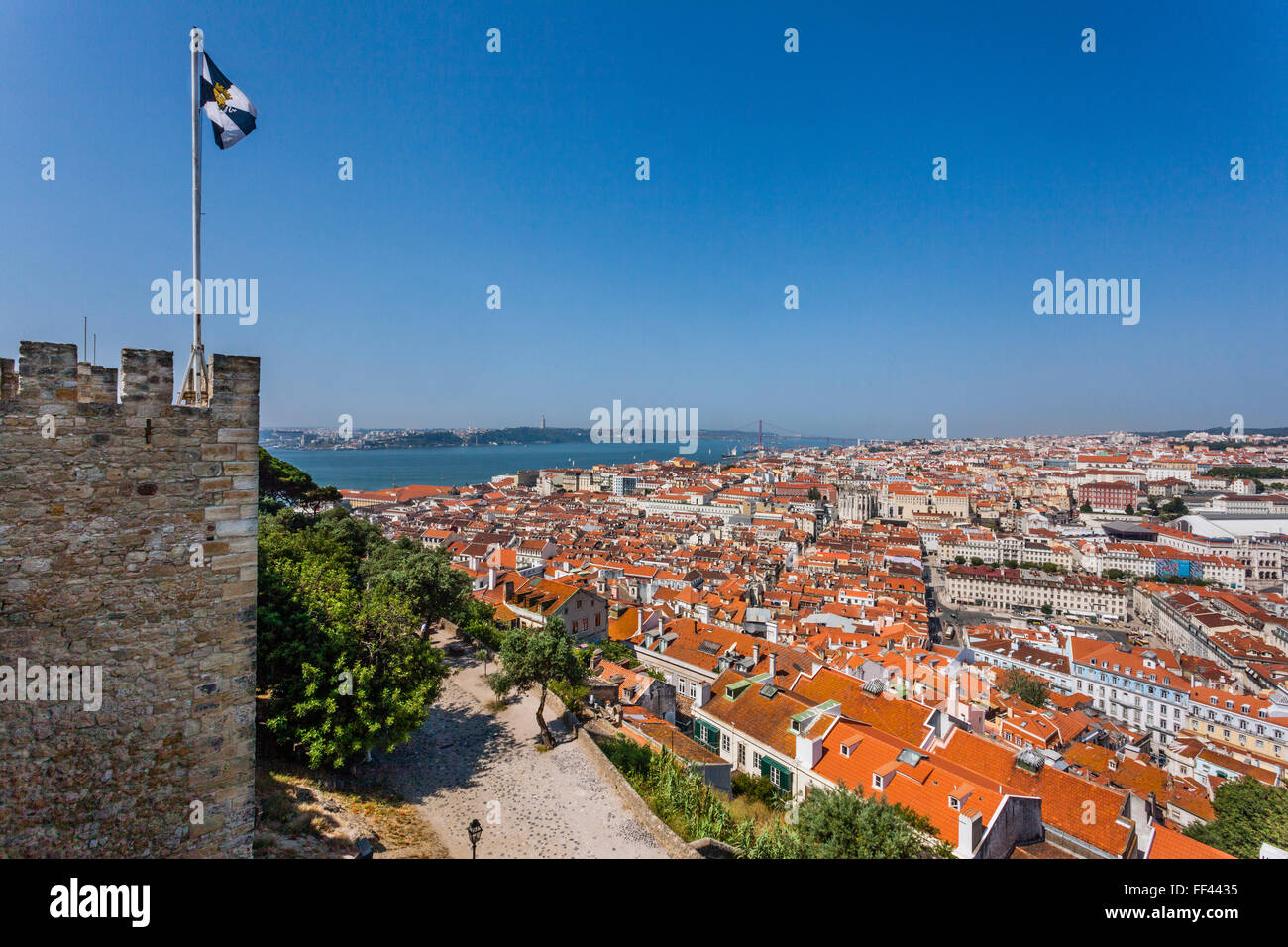 Vue depuis les remparts de Castelo de Sao Jorge, le Château Saint-Georges, Lisbonne, Portugal Banque D'Images