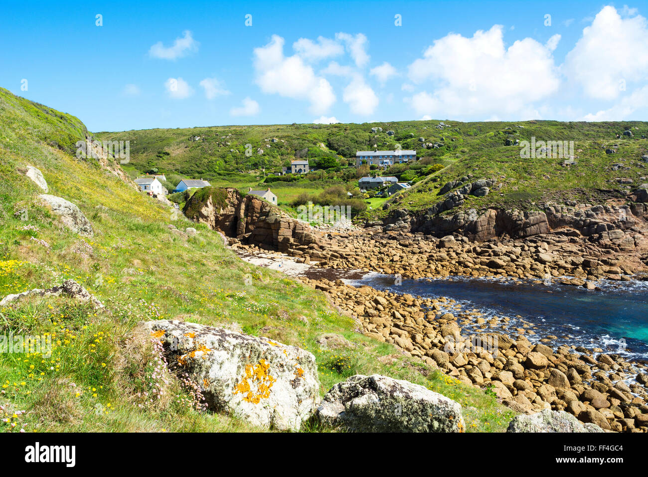 Porthgwarra cove à Cornwall, England, UK Banque D'Images