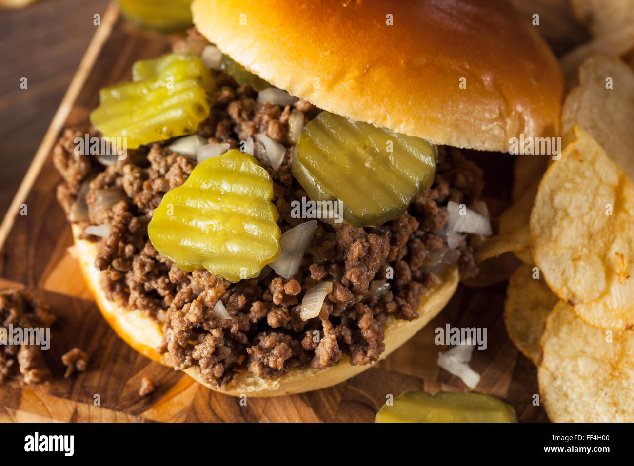 La viande en vrac maison Sandwich Taverne avec l'oignon et Pickle Banque D'Images