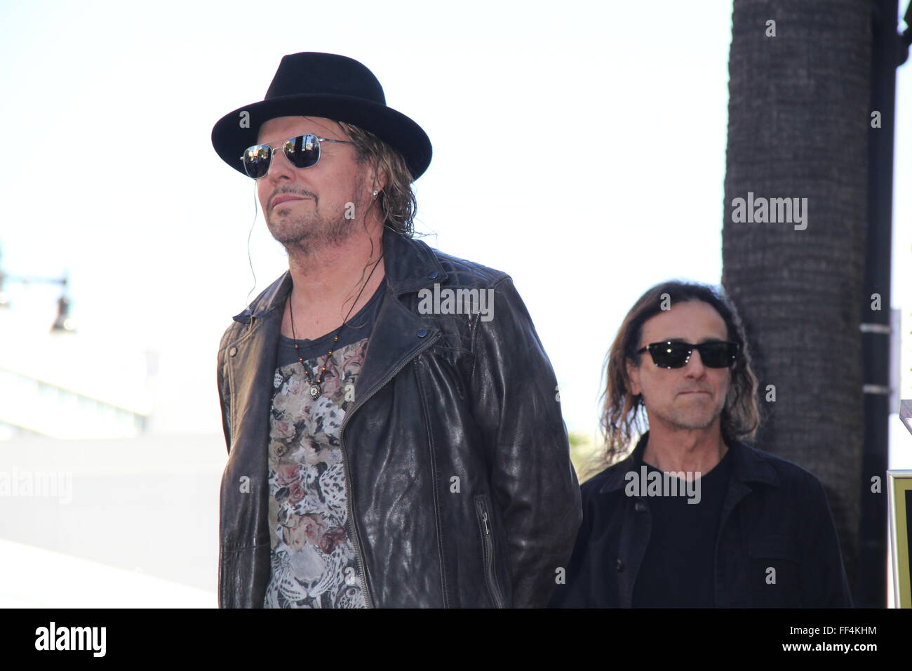 Hollywood, Californie, USA. 10 fév, 2016. Mana Rock Band à l'Honneur avec étoile sur le Hollywood Walk of Fame.7060 Hollywood Blvd en face de Live Nation, Hollywood, CA.02/10/2016.FHER OLVERA ET JUAN CALLEROS DE MANA' Credit : Clinton Wallace/Globe Photos/ZUMA/Alamy Fil Live News Banque D'Images