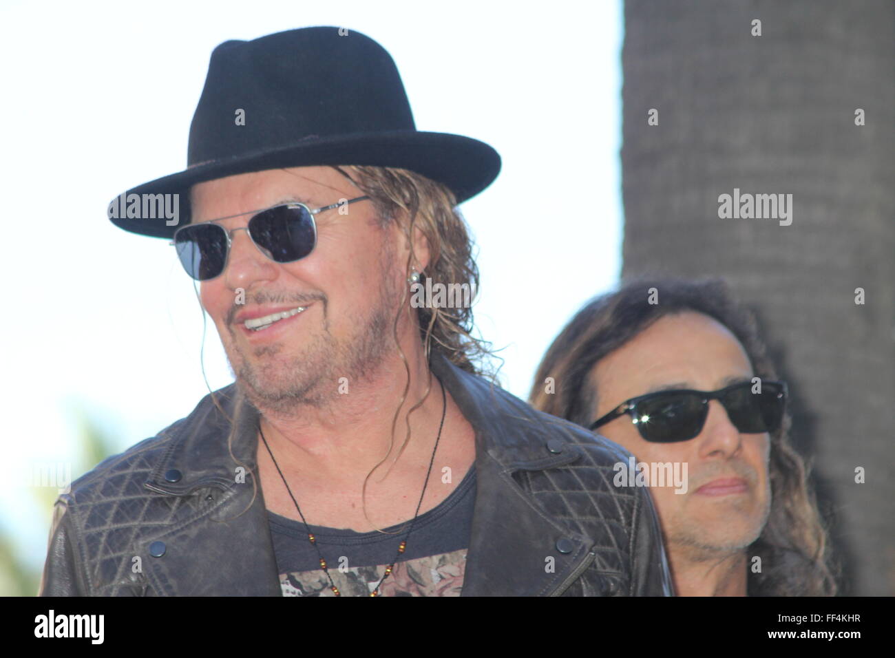 Hollywood, Californie, USA. 10 fév, 2016. Mana Rock Band à l'Honneur avec étoile sur le Hollywood Walk of Fame.7060 Hollywood Blvd en face de Live Nation, Hollywood, CA.02/10/2016.FHER OLVERA ET JUAN CALLEROS DE MANA' Credit : Clinton Wallace/Globe Photos/ZUMA/Alamy Fil Live News Banque D'Images