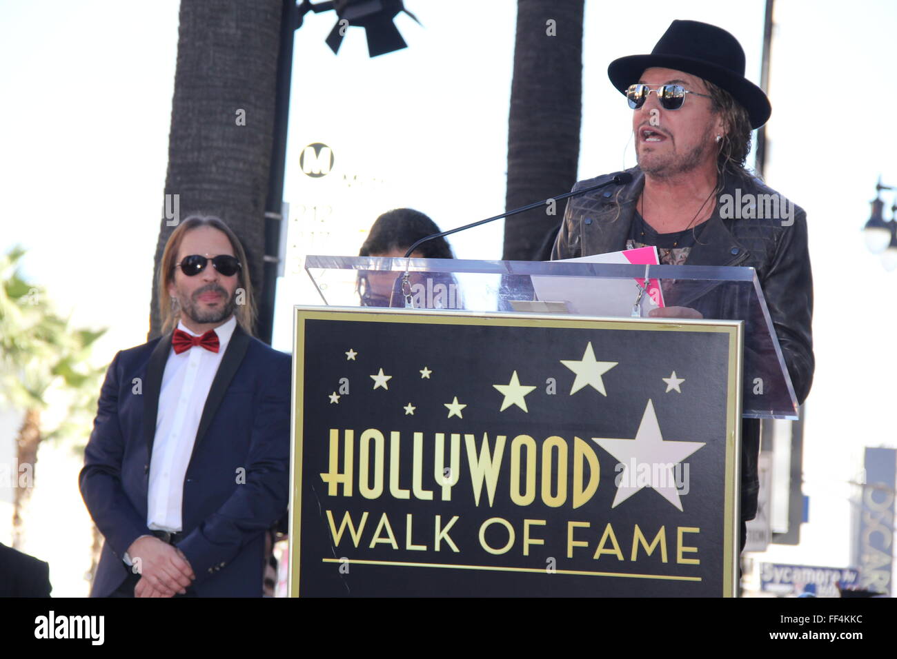 Hollywood, Californie, USA. 10 fév, 2016. Mana Rock Band à l'Honneur avec étoile sur le Hollywood Walk of Fame.7060 Hollywood Blvd en face de Live Nation, Hollywood, CA.02/10/2016.FHER OLVERA, JUAN CALLEROS ET SERGIO VALLIN DE MANA' Credit : Clinton Wallace/Globe Photos/ZUMA/Alamy Fil Live News Banque D'Images