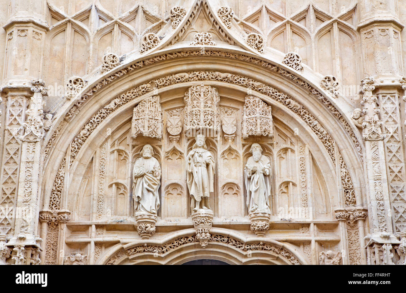 Cordoue, Espagne - le 26 mai 2015:Le détail de portail gothique de San Sebastian, l'hôpital Royal de Hernan Ruiz el Viejo (1512 - 1516) Banque D'Images