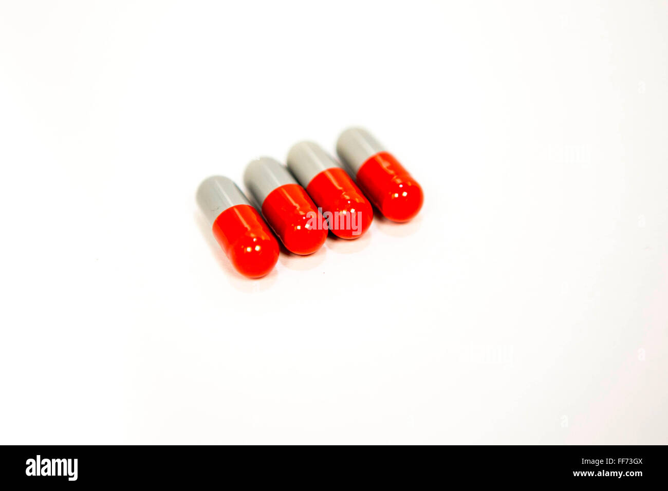 Medication capsules antibiotic rifampicin used Banque de photographies et  d'images à haute résolution - Alamy