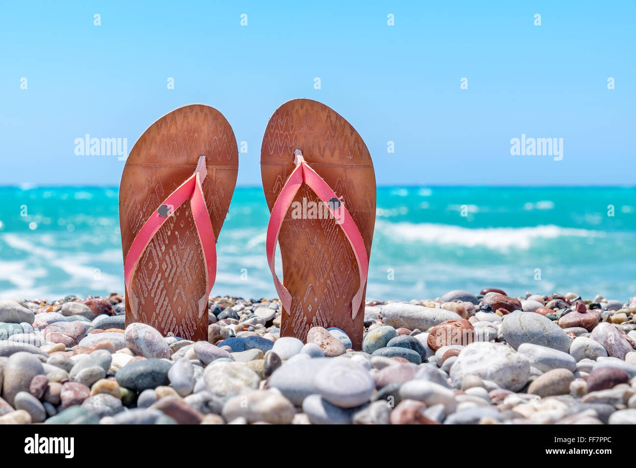Chaussure plage cailloux sale