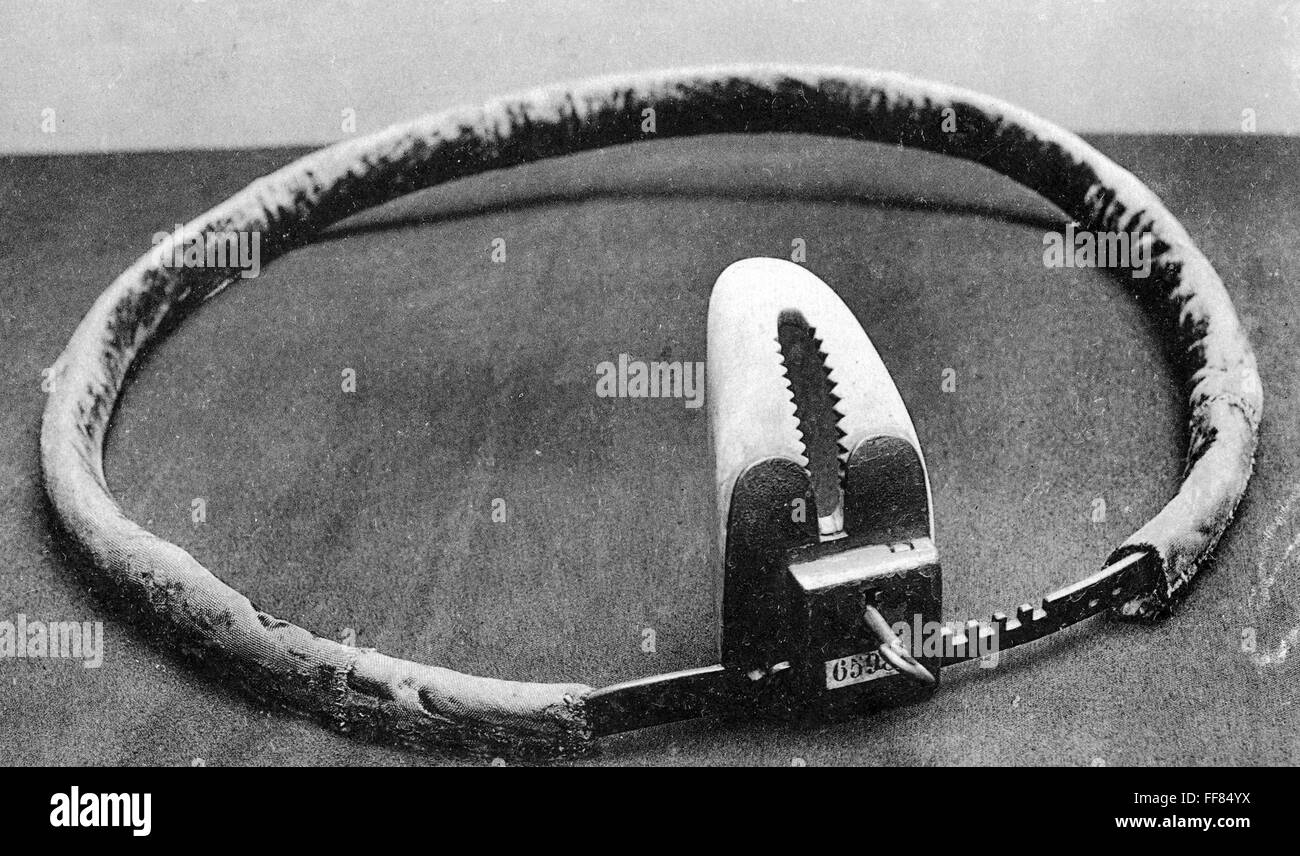 La ceinture de chasteté./nIron, Français, 13ème siècle Photo Stock - Alamy