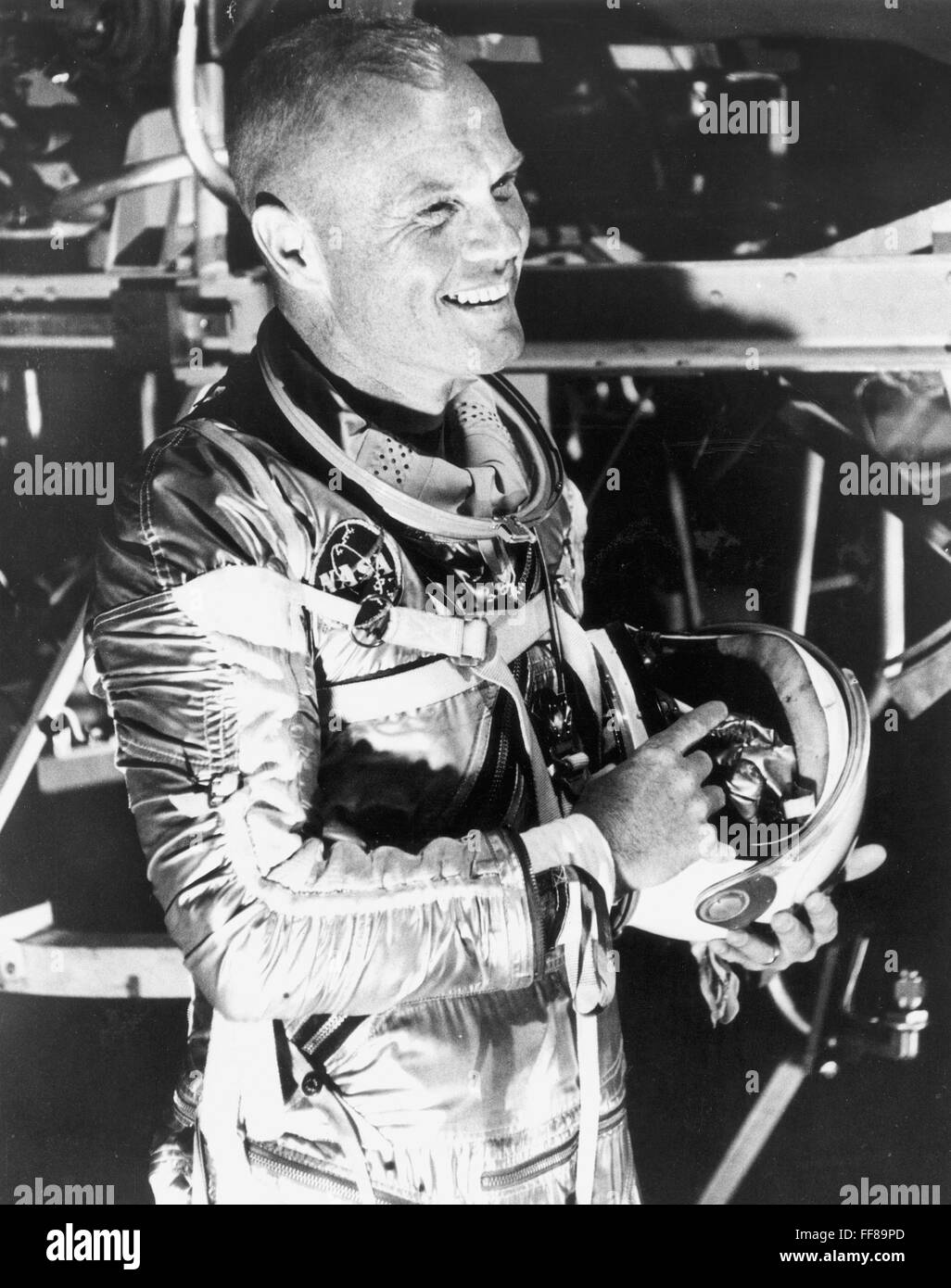 JOHN GLENN, 1961. /NAmerican astronaute et politicien. Le lieutenant ...
