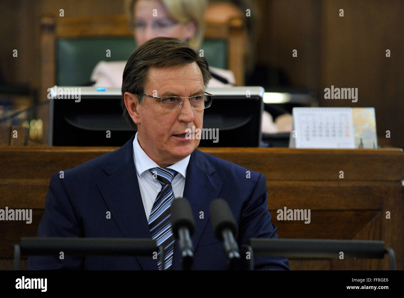 Riga, Lettonie. Feb 11, 2016. Le nouveau Premier ministre letton Maris adresse Kucinskis à Riga, capitale de Lettonie, le 11 février 2016. Credit : Guo Qun/Xinhua/Alamy Live News Banque D'Images