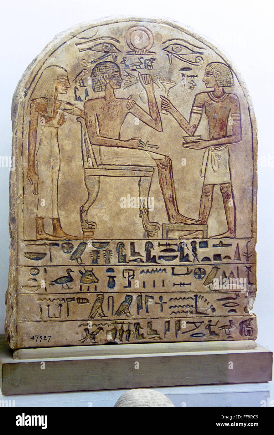Stèle funéraire sur calcaire, Edfou, Empire du Milieu, le Musée, le Fayoum, en Egypte, l'Afrique Banque D'Images