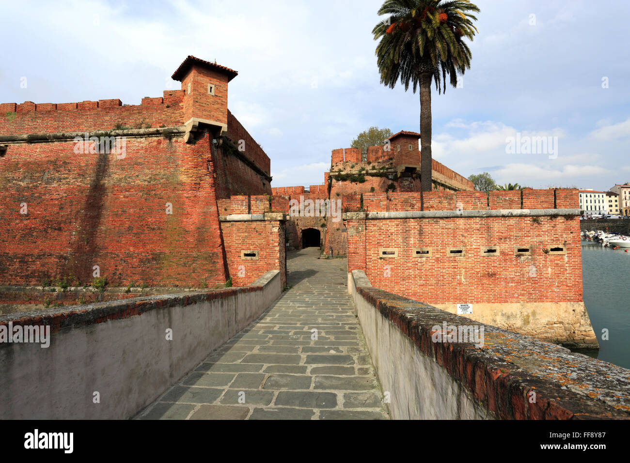 Les murs fortifiés de la Nouvelle forteresse, port de Livourne, Livourne, Toscane, Italie Ville, Banque D'Images