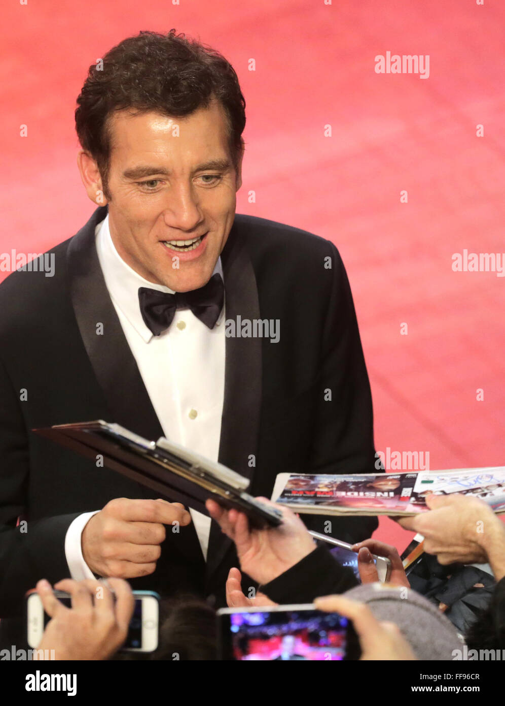 Berlin, Allemagne. Feb 11, 2016. 66e Festival International du Film de Berlin, Allemagne, 11 février 2016. Gala d'ouverture du film et premiere ·Hail Ceasar !· : Clive Owen. Le film est présenté hors compétition à la Berlinale. La Berlinale se déroule du 11 février au 21 février 2016. PHOTO : KAY NIETFELD/DPA/Alamy Live News Banque D'Images