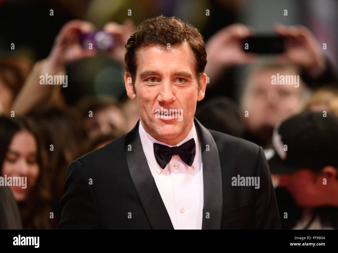 Berlin, Allemagne. Feb 11, 2016. 66e Festival International du Film de Berlin, Allemagne, 11 février 2016. Gala d'ouverture du film et premiere ·Hail Ceasar !· : Clive Owen. Le film est présenté hors compétition à la Berlinale. La Berlinale se déroule du 11 février au 21 février 2016. PHOTO : GREGOR FISCHER/DPA/Alamy Live News Banque D'Images