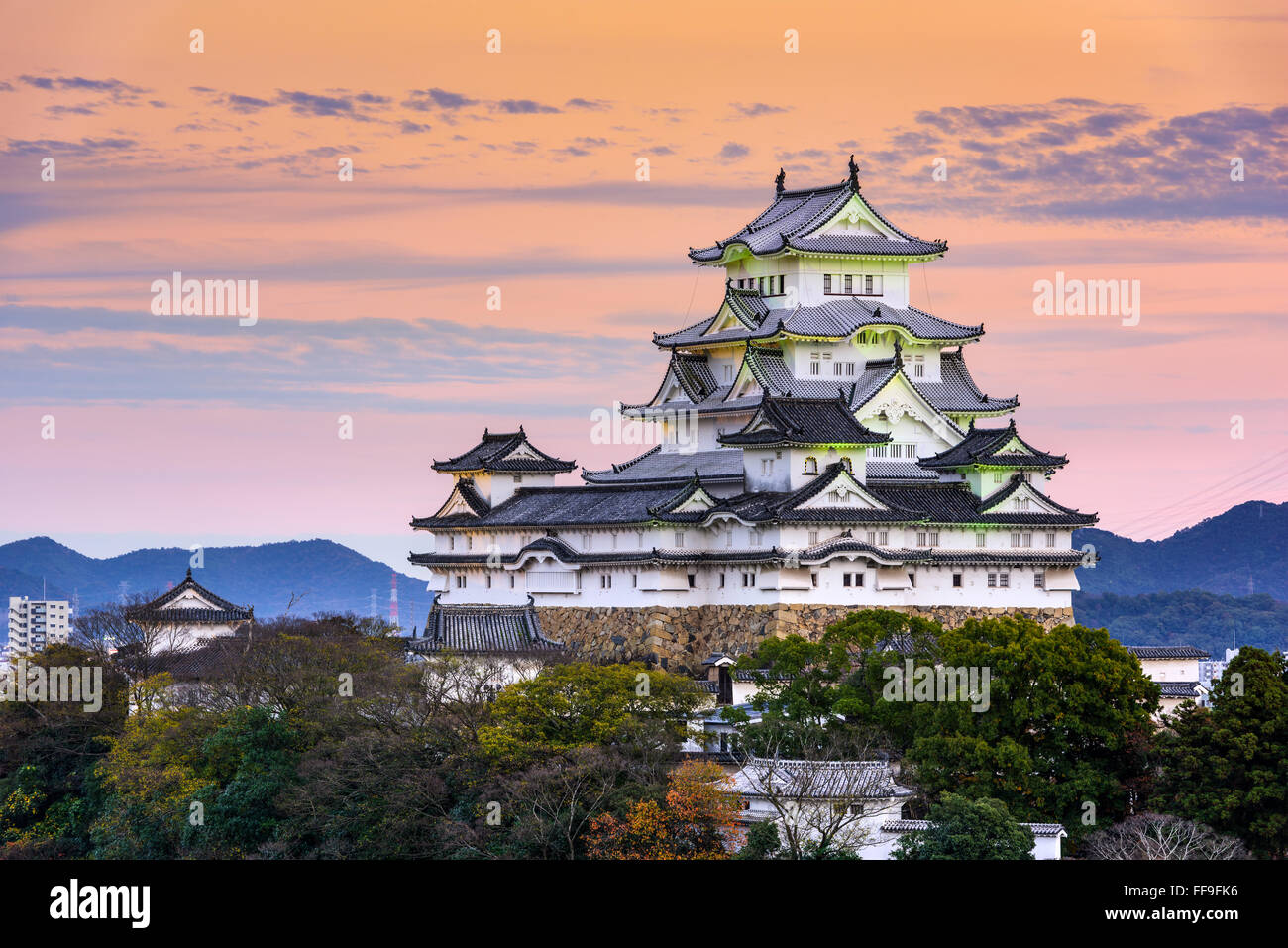 Himeji, Japon crépuscule à Himeji Castle. Banque D'Images