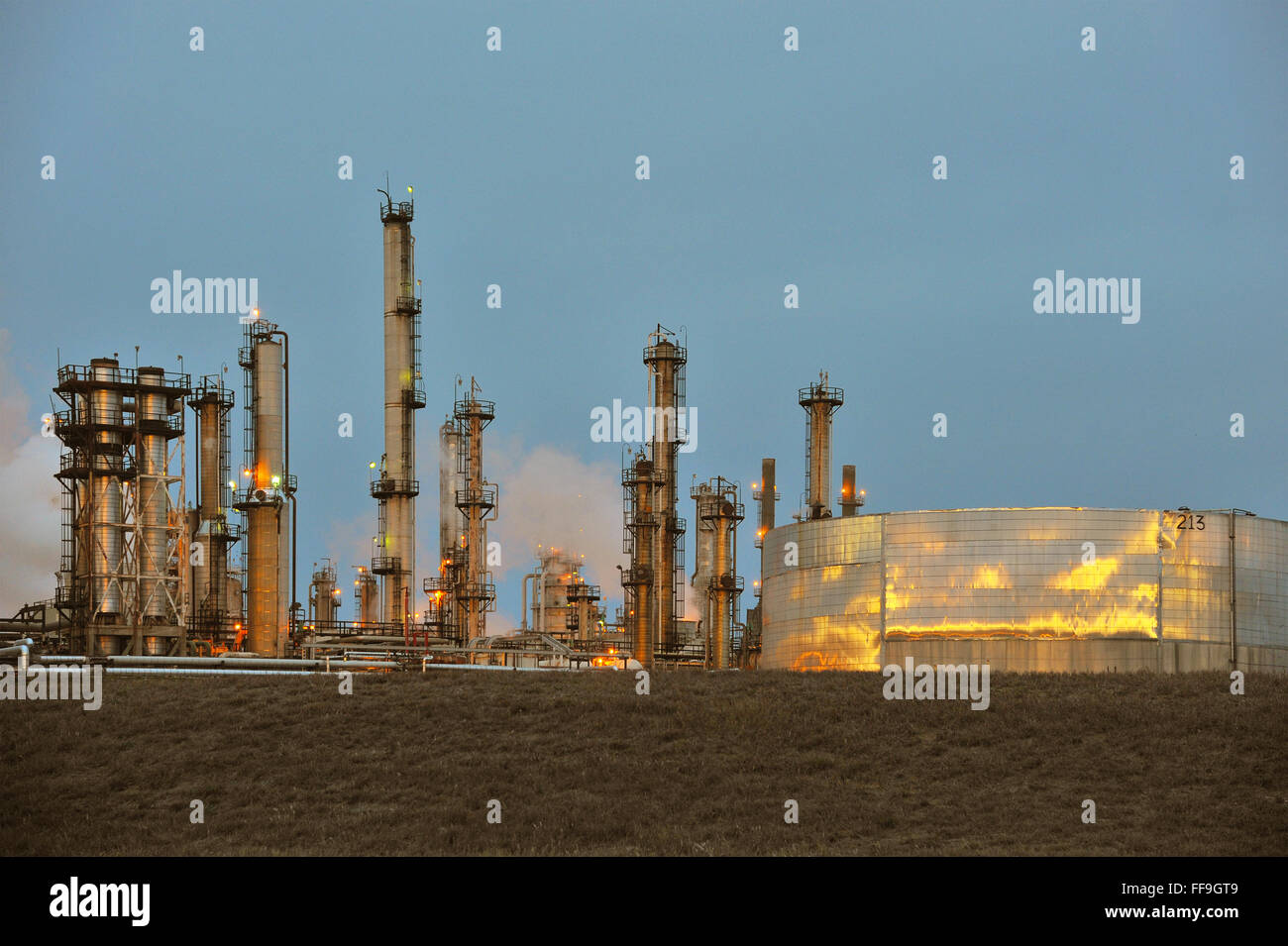 Raffinerie de pétrole et de produits Banque D'Images