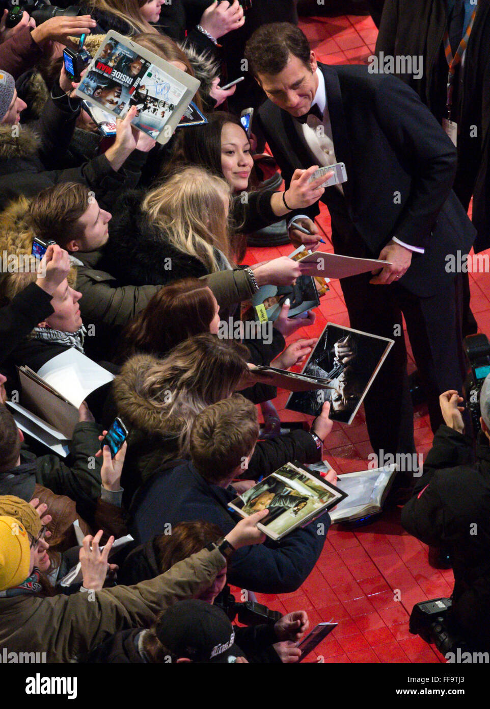 Berlin, Allemagne. Feb 11, 2016. 66e Festival International du Film de Berlin, Allemagne, 11 février 2016. Gala d'ouverture du film et premiere ·Hail Ceasar !· : Clive Owen. Le film est présenté hors compétition à la Berlinale. La Berlinale se déroule du 11 février au 21 février 2016. PHOTO : Bernd VON JUTRCZENKA/DPA/Alamy Live News Banque D'Images