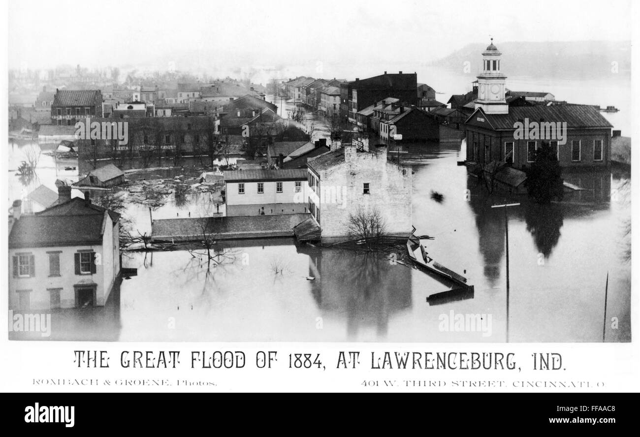 Inondations : OHIO RIVER, 1884. /NLawrenceburg, Indiana, en eau profonde. Banque D'Images