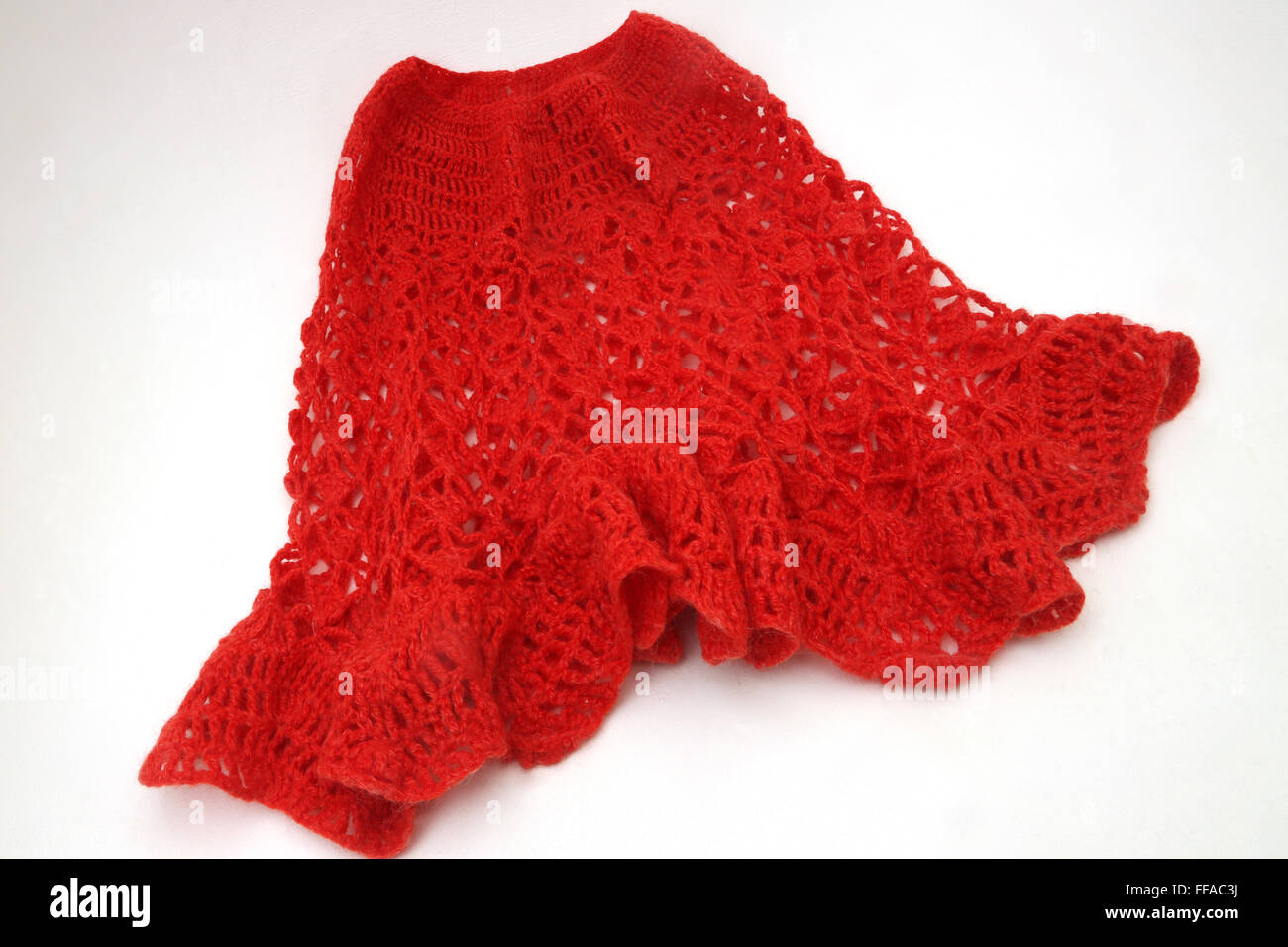 Made in Italy Poncho en tricot rouge-noir gradient de couleur Mode Tricots Ponchos en tricot 