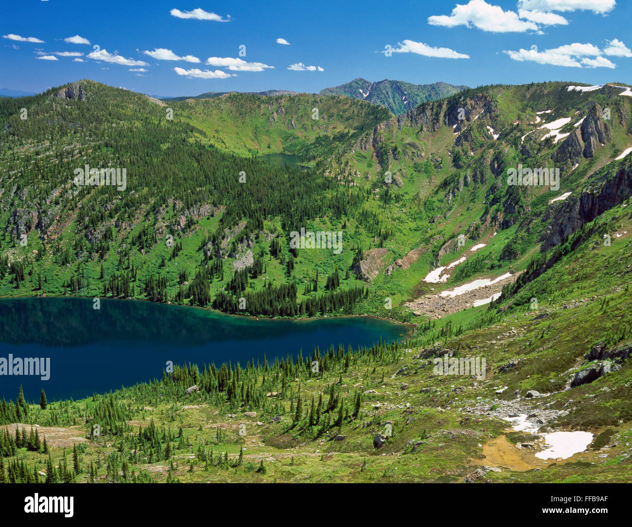 Coeur et pearl lacs de la bitterroot range en dessous du sentier le long de la frontière de l'Idaho Montana-frontière près de Superior, Montana Banque D'Images