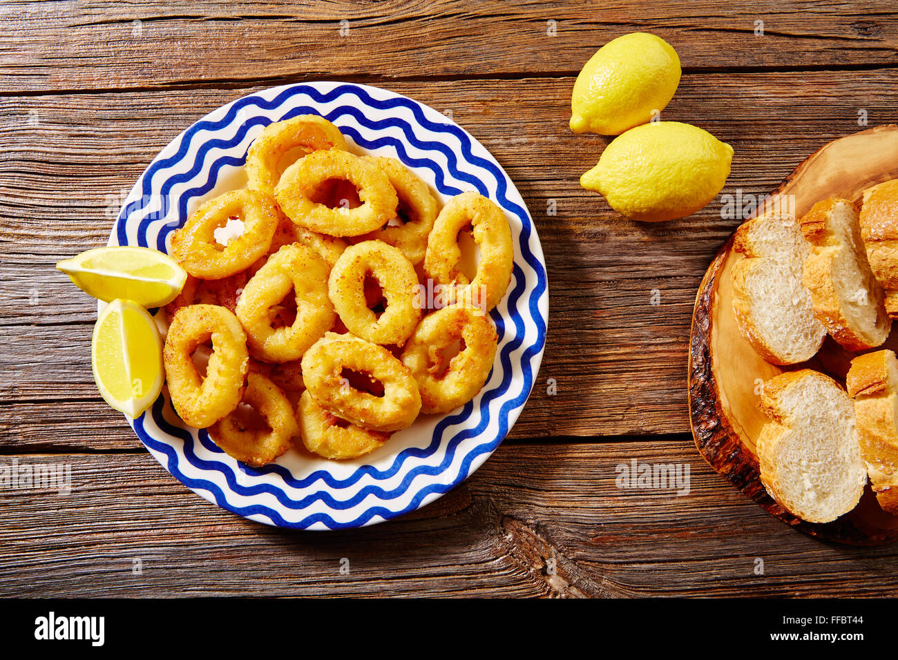 Romana calamars Tapas de fruits de mer de l'Espagne les anneaux de calmars Banque D'Images