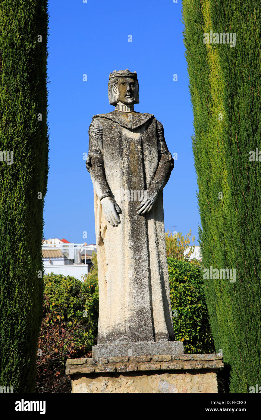 Statue royale dans les jardins de l'Alcázar de los Reyes Cristianos, Alcazar, Cordoue, Espagne Banque D'Images