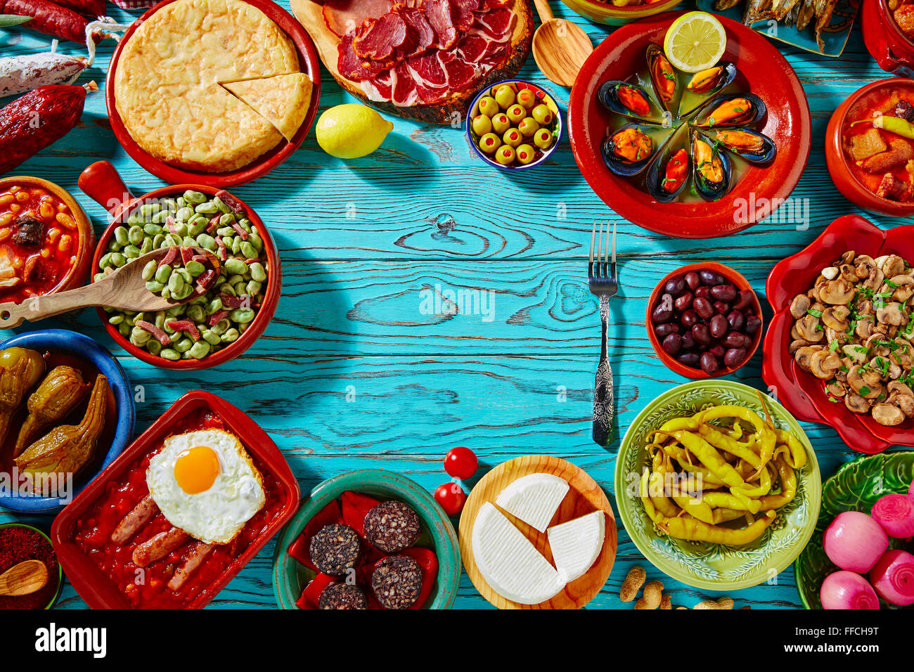 Depuis l'Espagne Tapas mélange de recettes les plus populaires de la cuisine méditerranéenne Banque D'Images