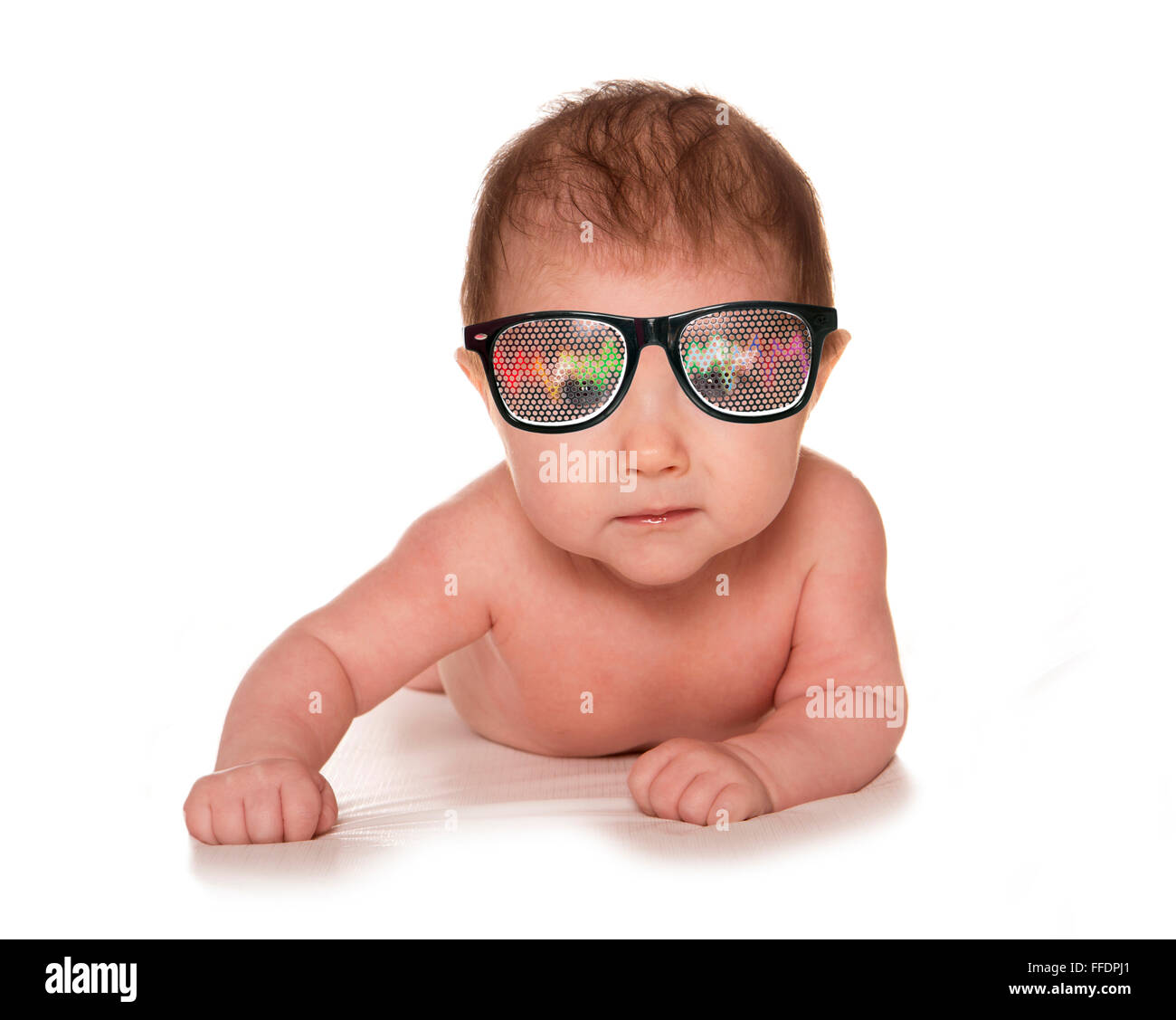 Bébé de trois mois portant des lunettes Silhouette chapeau rave Banque D'Images