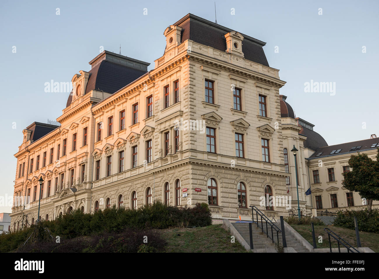 Bâtiment de cour de district de la ville de Pilsen (Plzen), région de la Bohême en République Tchèque Banque D'Images