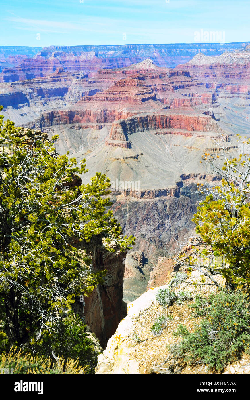 Grand Canyon canyon abruptes sculptées par le fleuve Colorado dans l'Arizona, Indiens des États-Unis se sont installés dans les grottes du canyon. Banque D'Images