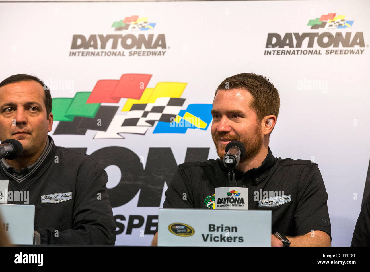 Daytona Beach, FL, USA. 12 Février, 2016. Daytona Beach, FL - Dec 12, 2016 : Stewart-Haas Racing annonce que Brian Vickers va remplacer un blessé Tony Stewart pour le Sprint Unlimited au Daytona International Speedway de Daytona Beach, FL. © csm/Alamy Live News Banque D'Images