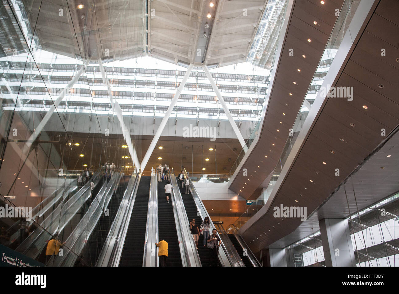 Escalator au terminal de l'aéroport de cHANGI GARE .l'aéroport de Changi, l'aéroport de Singapour Changi, Singapour Banque D'Images