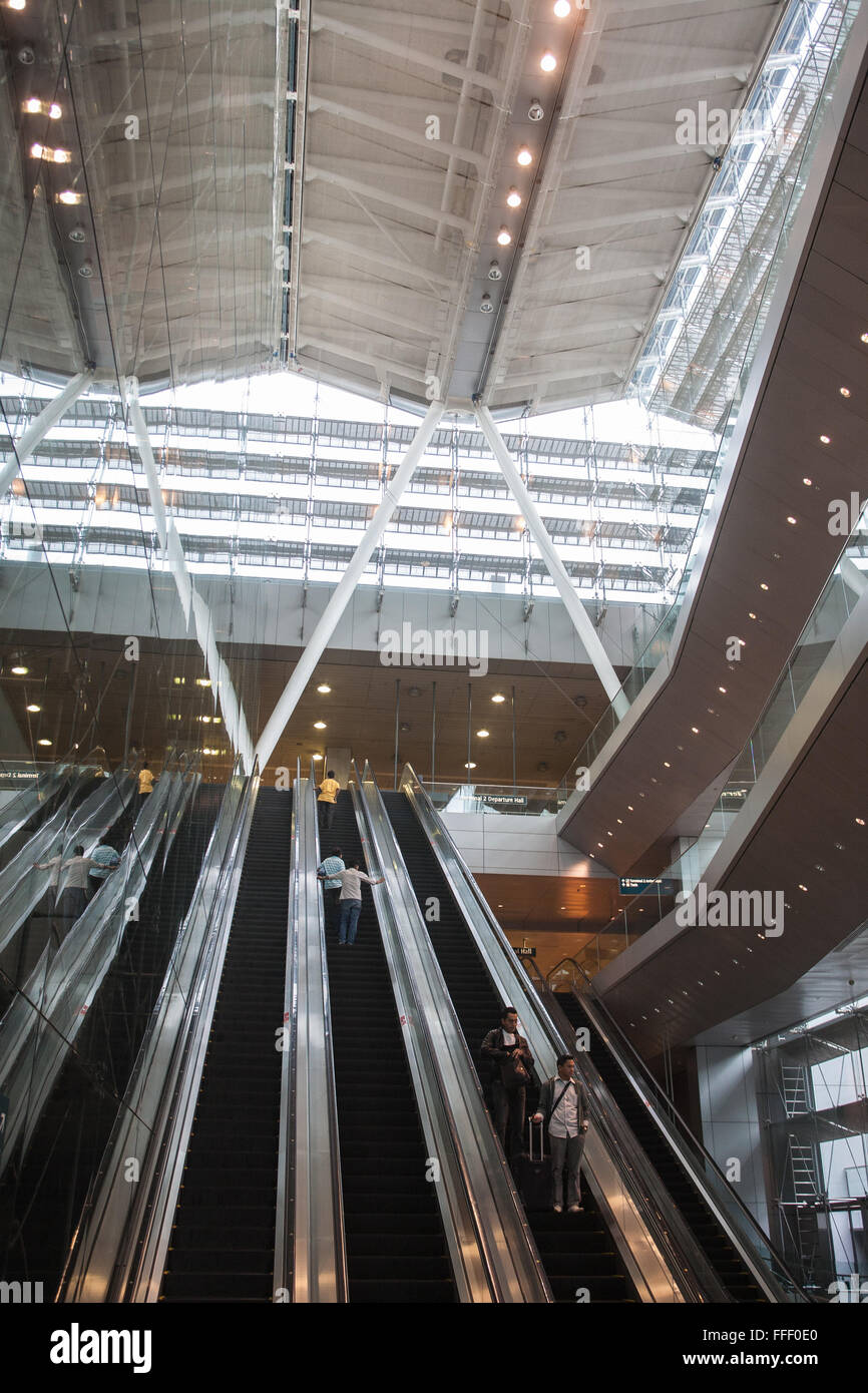 Escalator au terminal de l'aéroport de cHANGI GARE .l'aéroport de Changi, l'aéroport de Singapour Changi, Singapour Banque D'Images