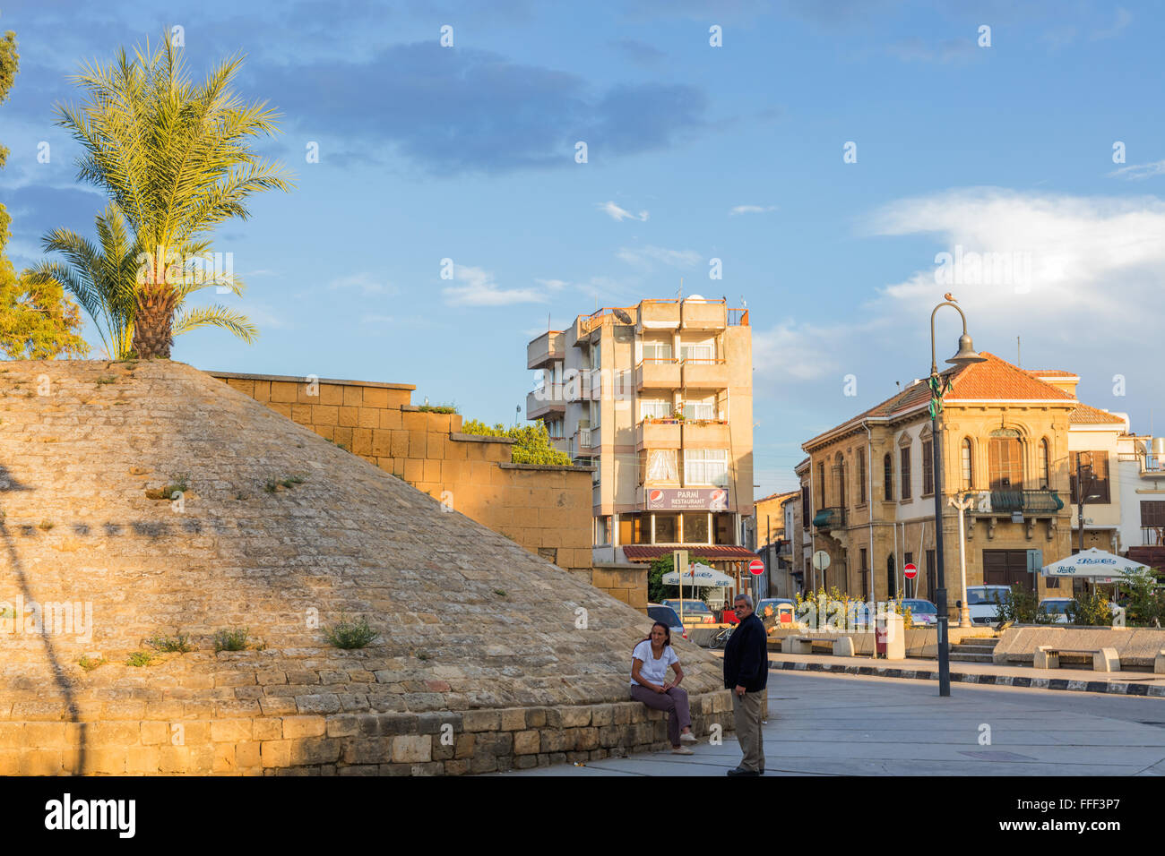 Street dans la vieille ville, le nord de Nicosie, Chypre du Nord Banque D'Images