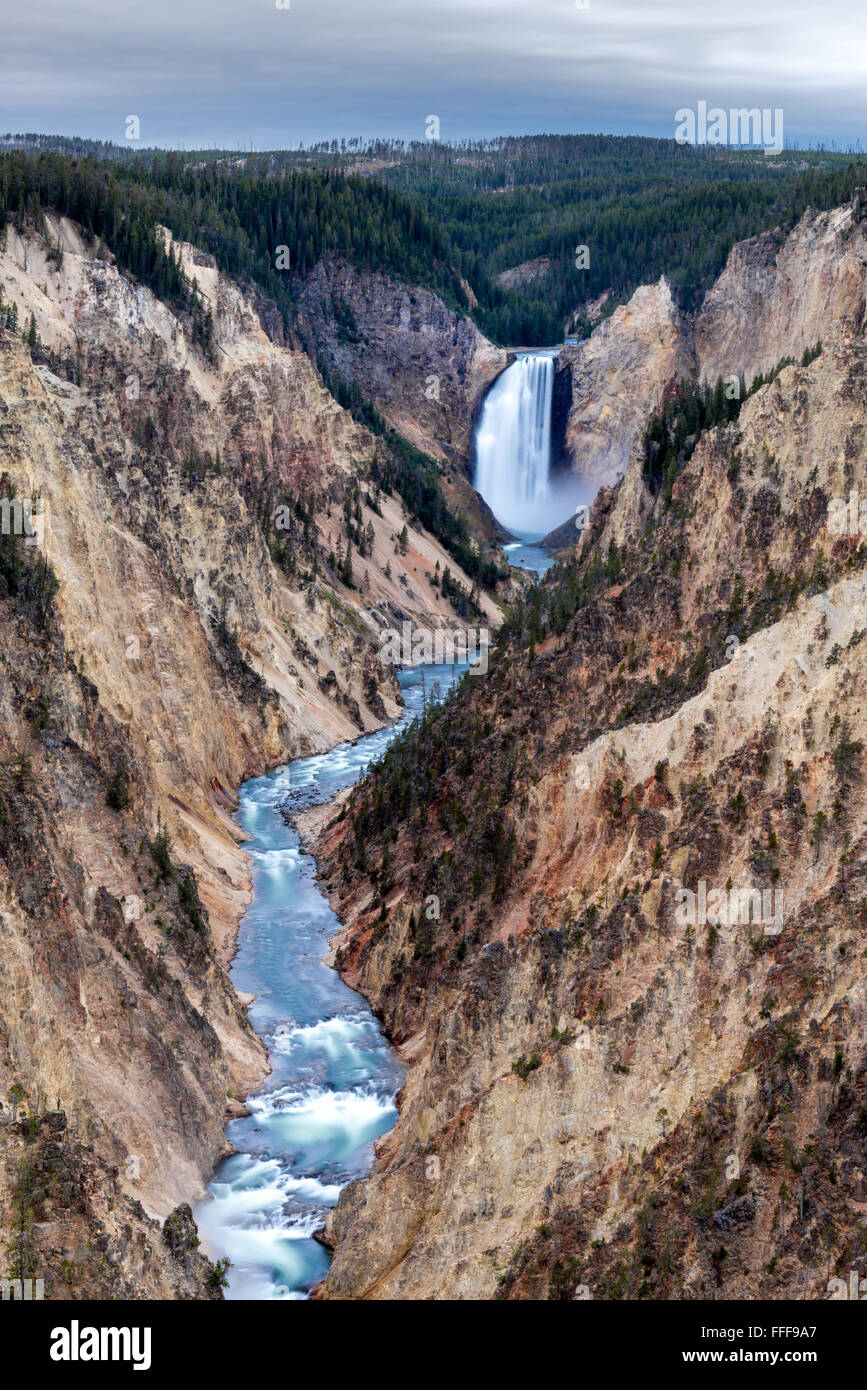 Yellowstone Falls inférieur Banque D'Images