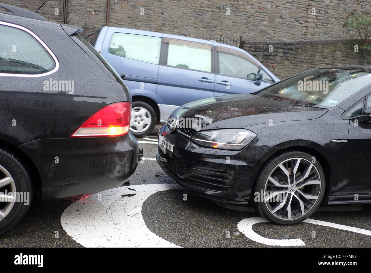 Trois Volkswagen accident de voiture dans le centre de Bristol, un polo est allé à l'arrière d'un golf en la poussant dans une Passat.16 Janvier 2016 Banque D'Images