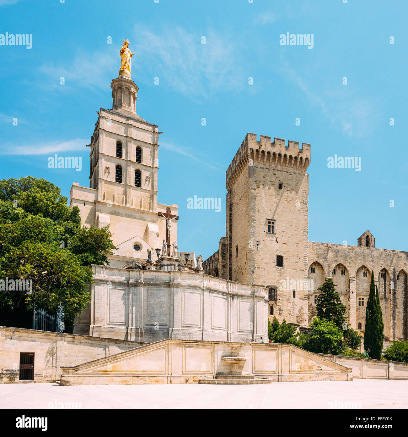 Ancien Palais des Papes, Avignon, Saint-bénezet, Provence, France. Célèbre monument Banque D'Images
