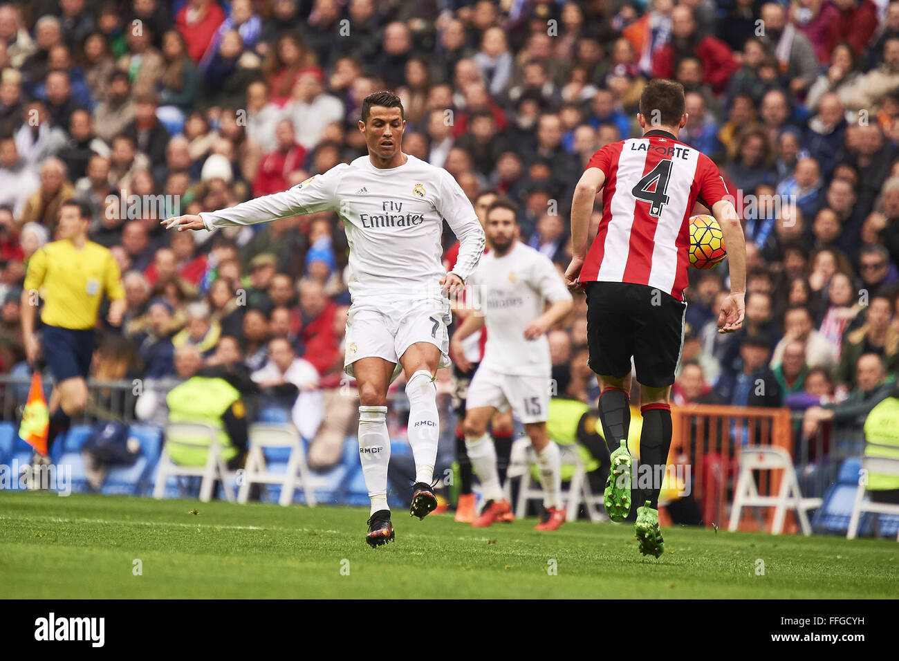 Madrid, Espagne. Feb 13, 2016. Cristiano Ronaldo (Real Madrid) ; l'avant, Aymeric  Laporte (humains, l'Athletic Bilbao) en action au cours de la Liga match  entre le Real Madrid et l'Athletic Club Bilbao