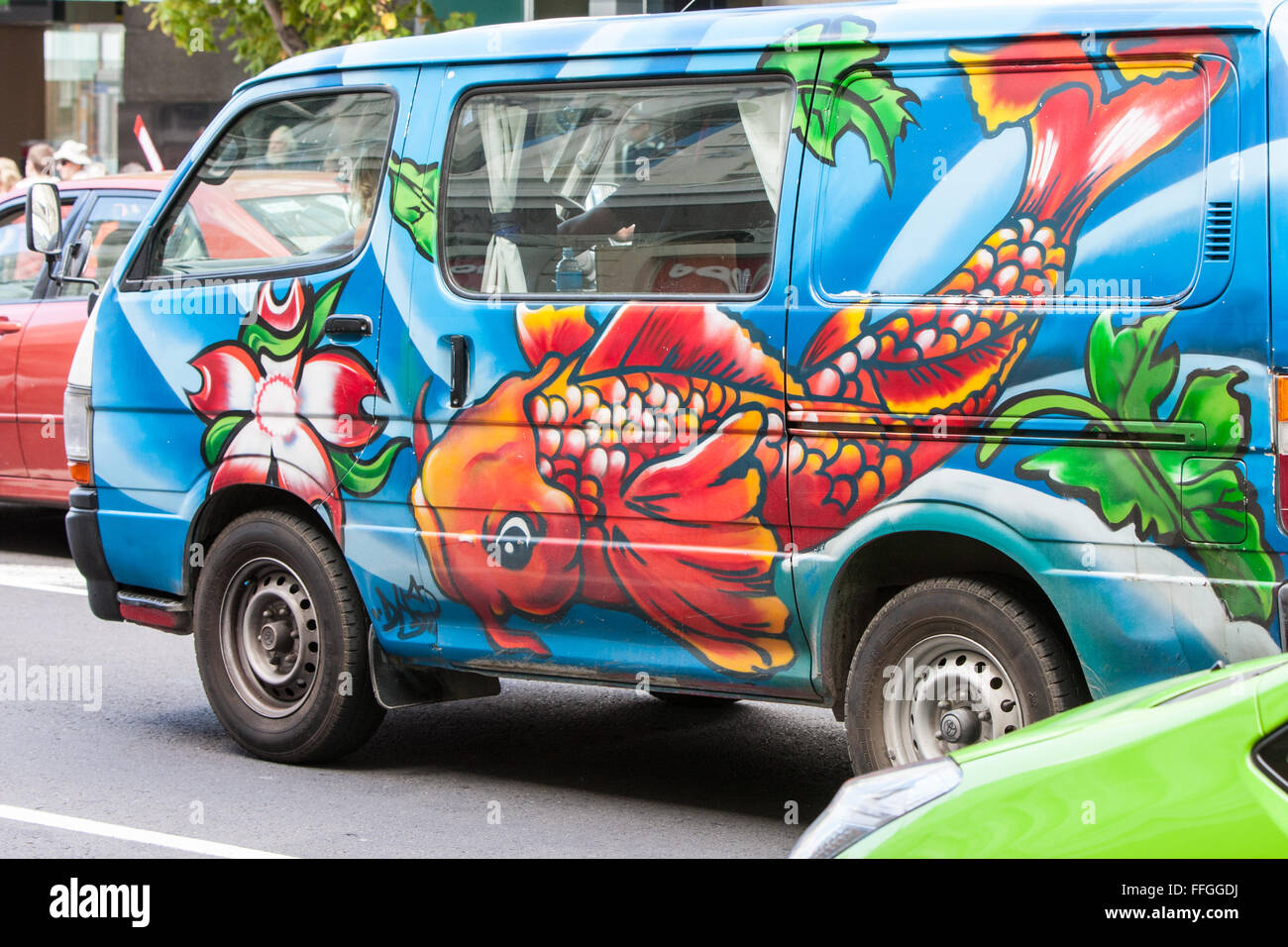 Peintes de couleurs vives couleurs vives,graffiti graffiti,,van,véhicule,  voiture, camping-car, véhicule en centre d'Auckland, Nouvelle-Zélande Photo  Stock - Alamy