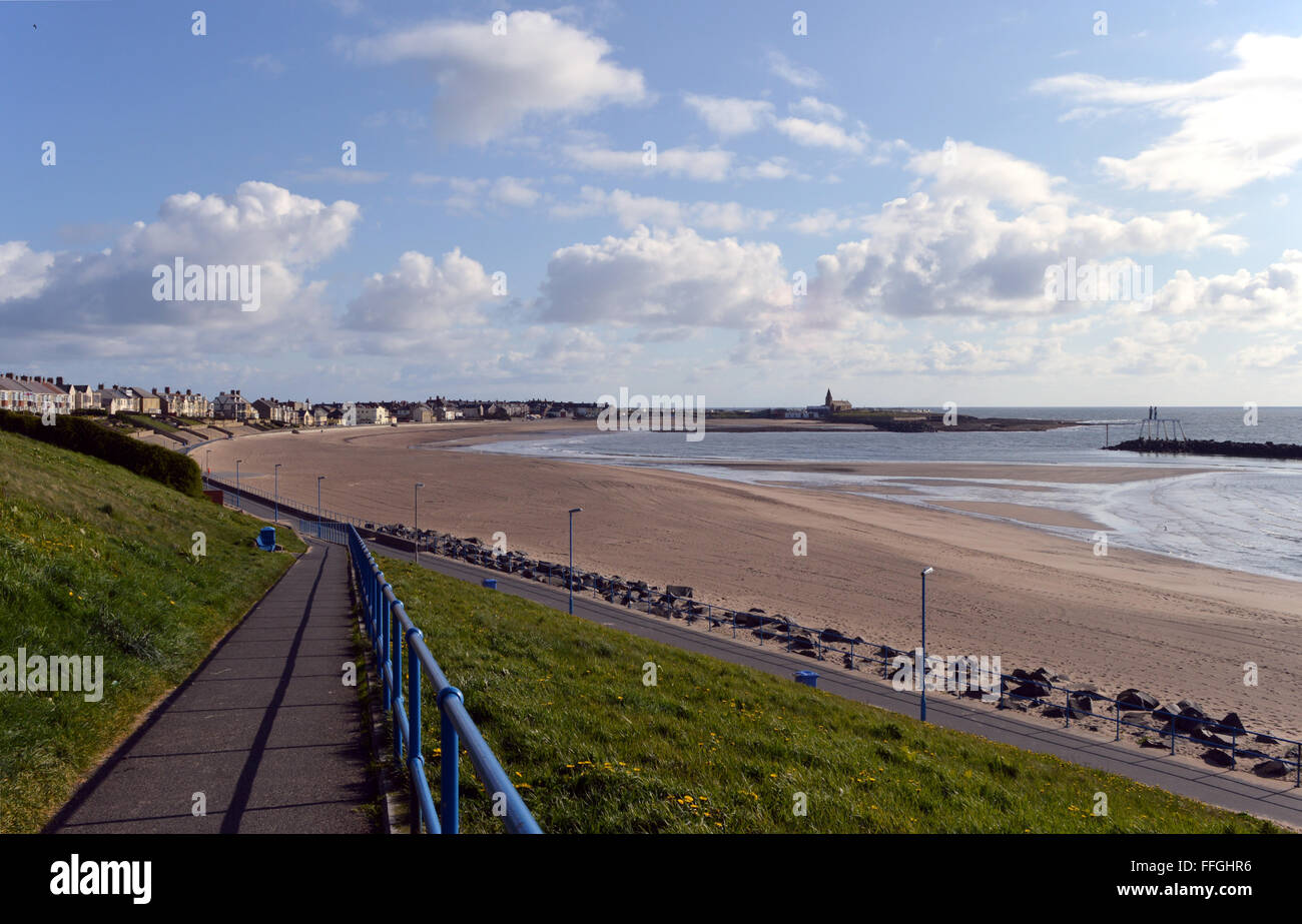 La plage et la baie à Newbiggen par la mer dans le Northumberland Banque D'Images