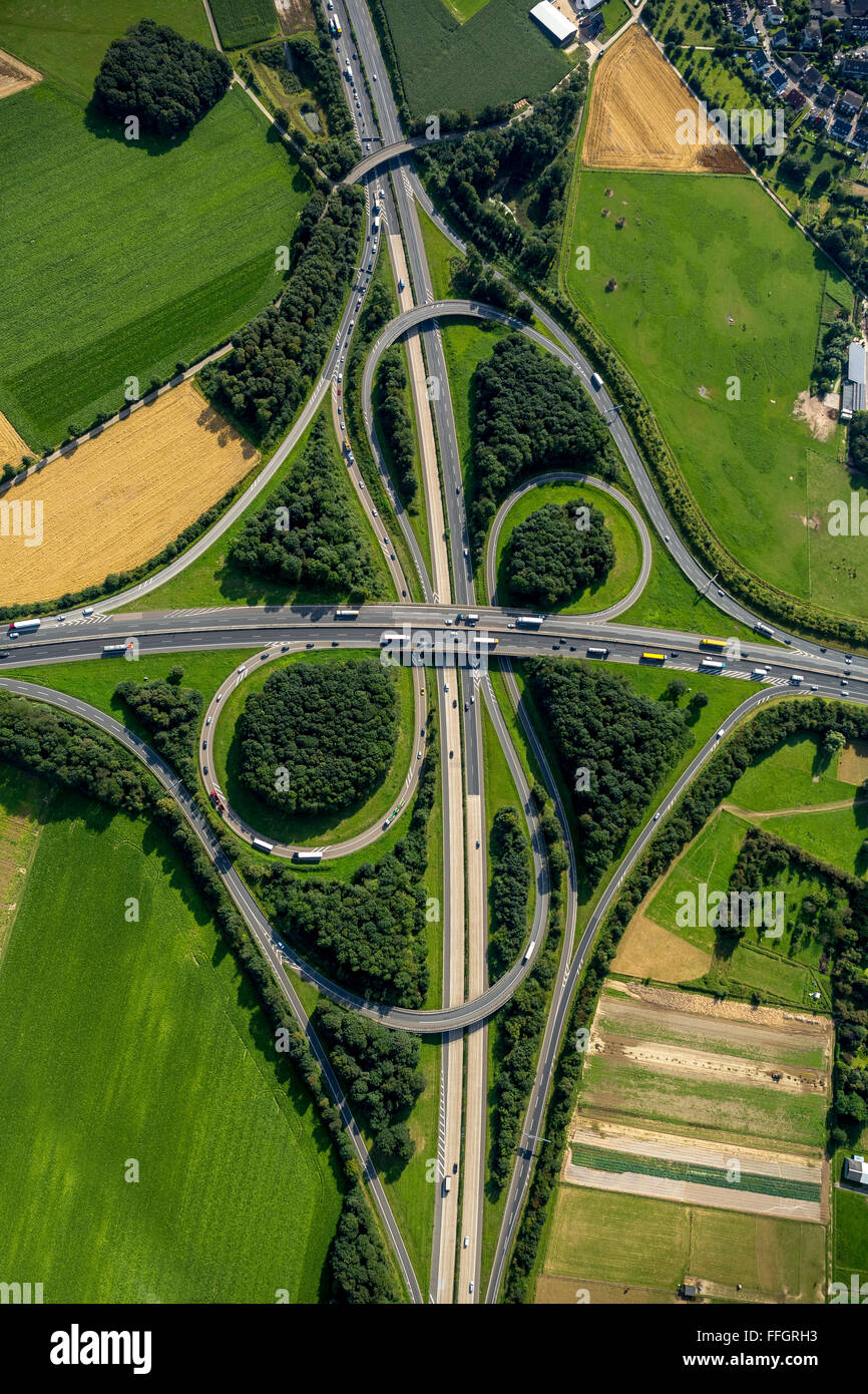 Vue aérienne, Mönchengladbach, jonction d'autoroute A61 et A52, trèfle, trafic routier, Mönchengladbach, Niederrhein, Banque D'Images