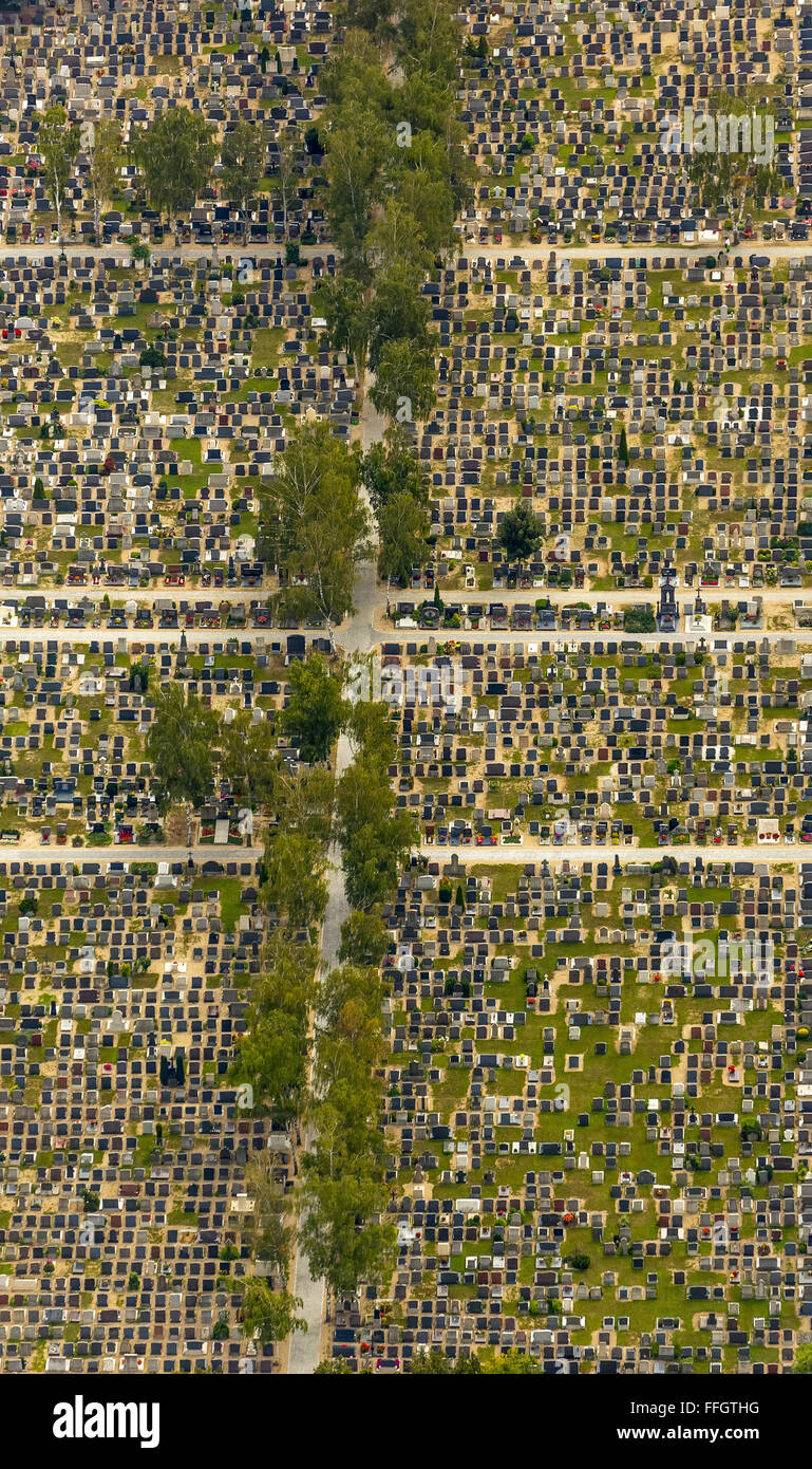 Vue aérienne du cimetière, Regensburg, Oberer cimetière catholique de Ratisbonne, Reihengräber, cimetières militaires, Ratisbonne, Banque D'Images