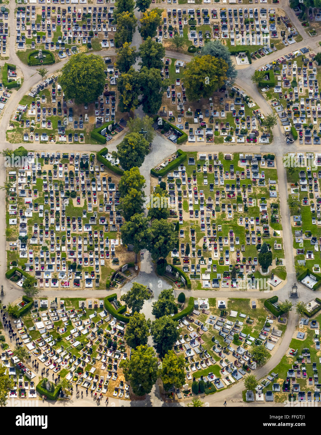 Vue aérienne du cimetière, Regensburg, Oberer cimetière catholique de Ratisbonne, Reihengräber, cimetières militaires, Ratisbonne, Banque D'Images